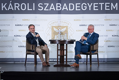 Orbán Balázs és Trócsányi László beszélget