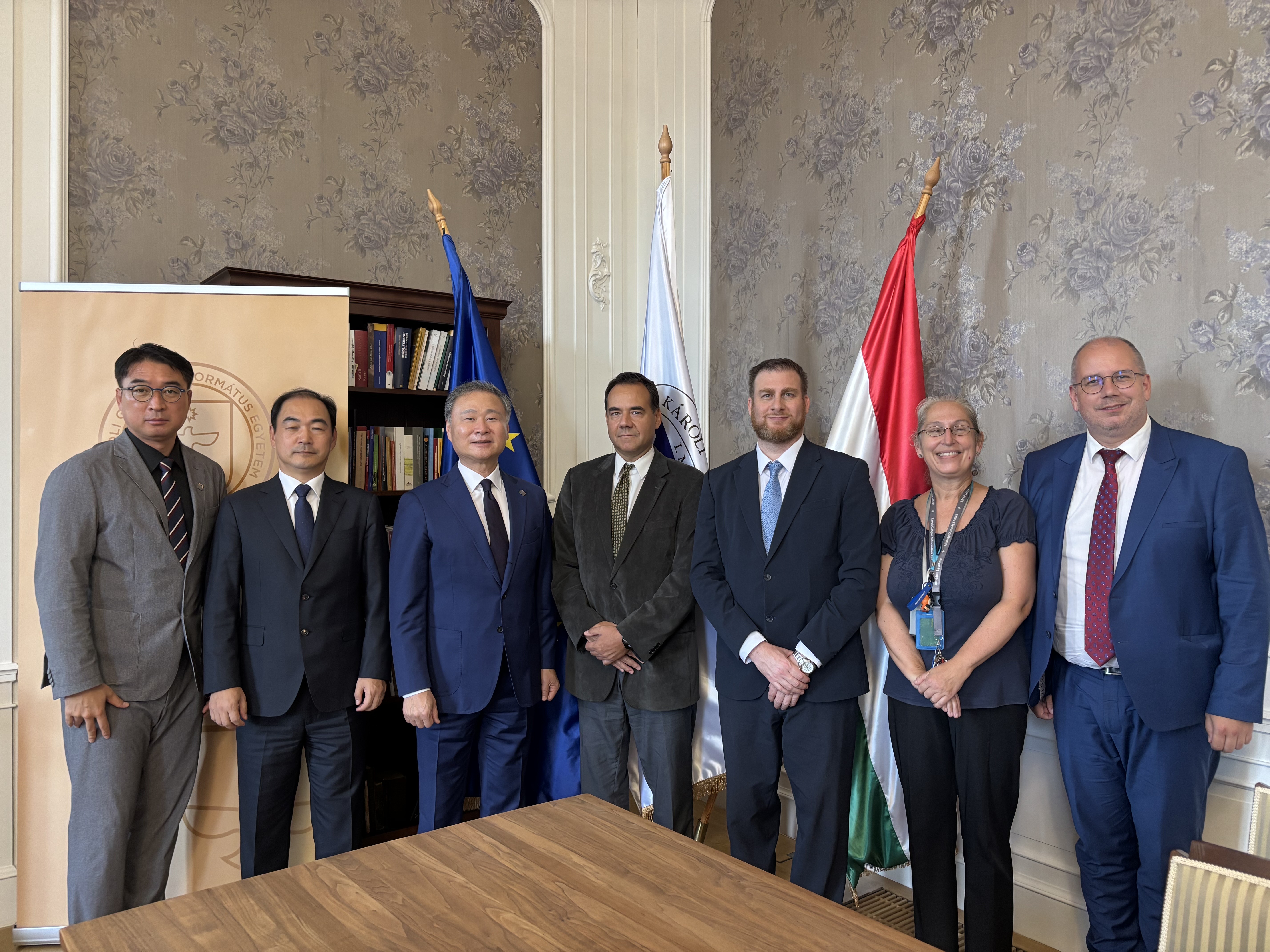 dél-koreai delegáció csoportkép