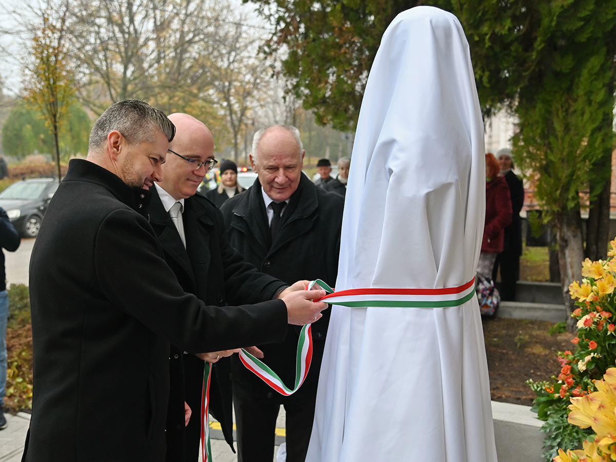 Szoboravató - fotók