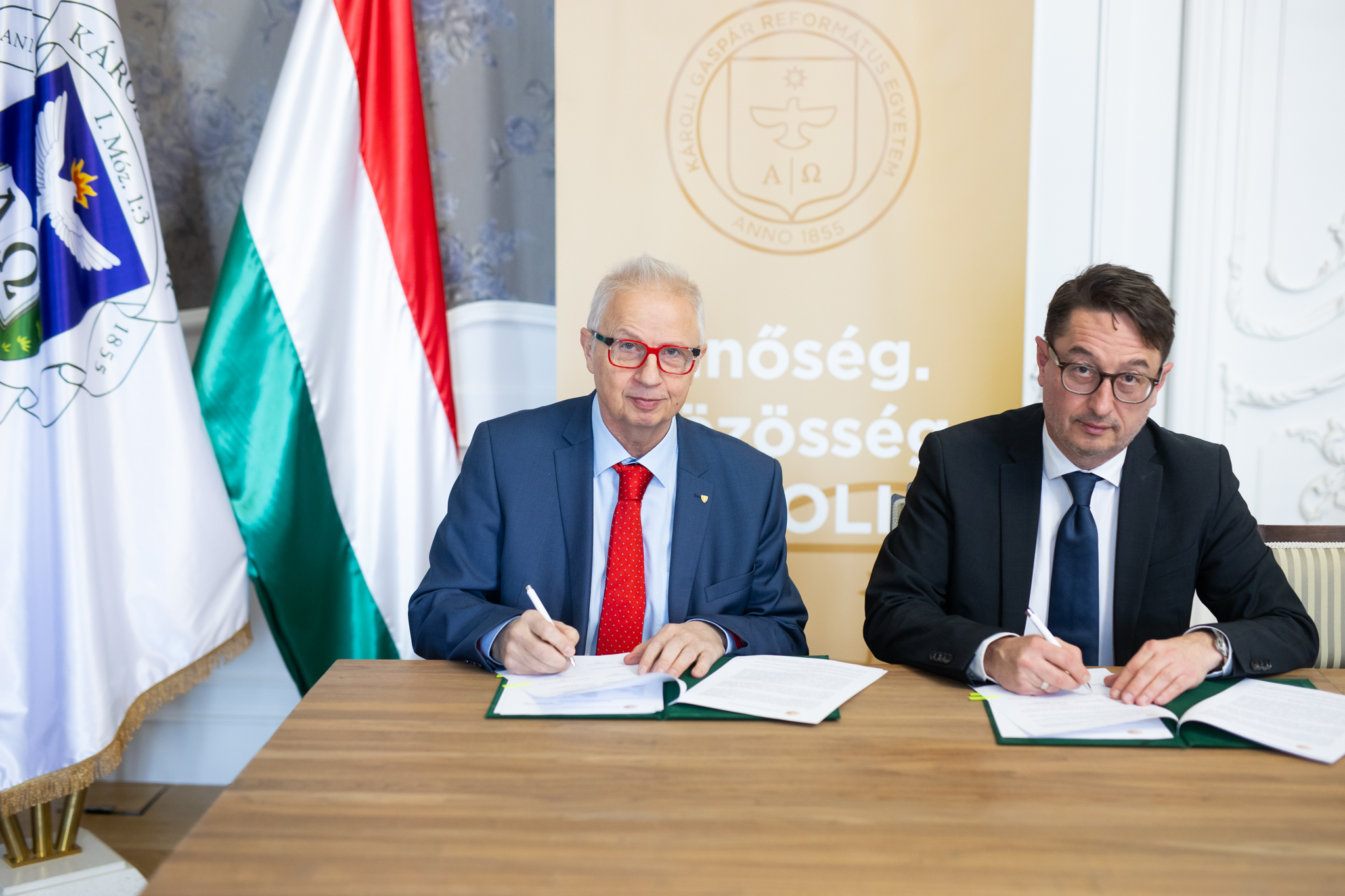 Képzési együttműködési megállapodást írt alá egyetemünk a Librivel - fotók