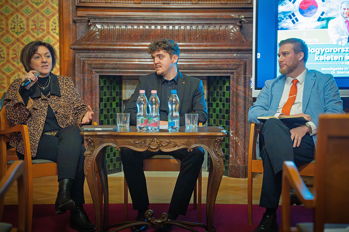 Telt házas nyitóeseménnyel indult a Károli Diplomáciai Fórum - fotók