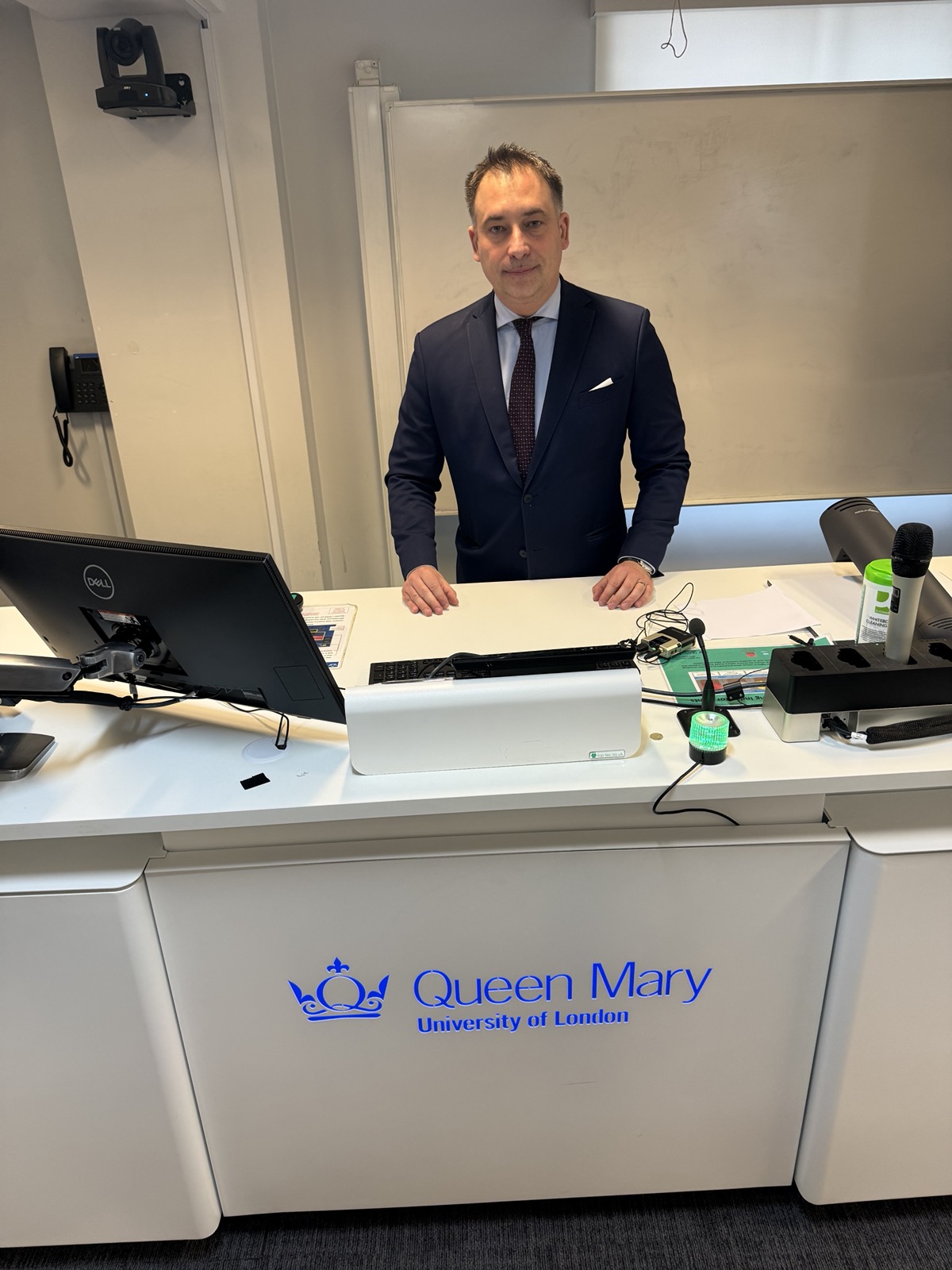 Londoni előadás a mesterséges intelligencia „kettős igazságtalanságáról” - fotó