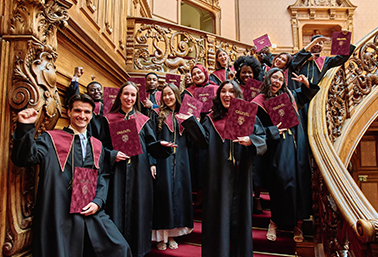 Nemzetközi hallgatóink átvették diplomájukat - csoport fotó